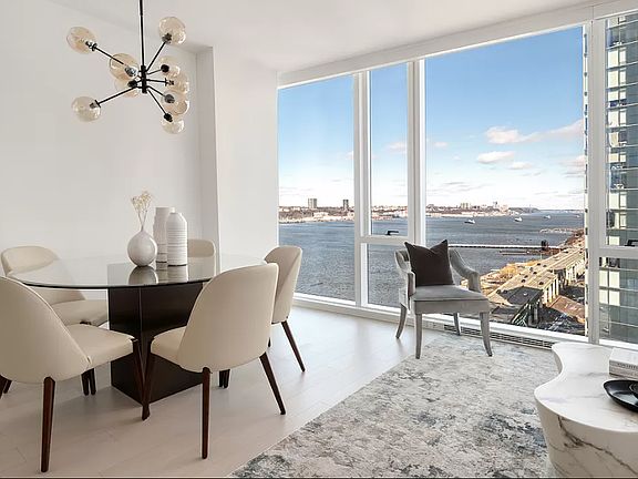 2nd image of 675 W 59th St #906