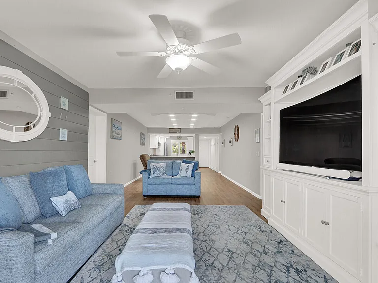 701 Seafarer Cir #105 — Photo 13