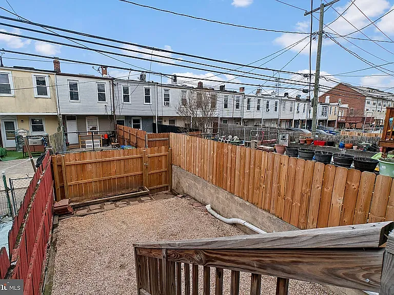 324 Oldham St — Photo 1