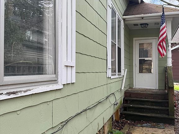 3rd image of 75 Filer St