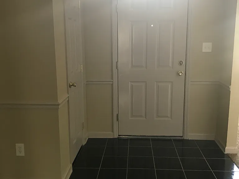 1364 Walton Loop — Photo 2