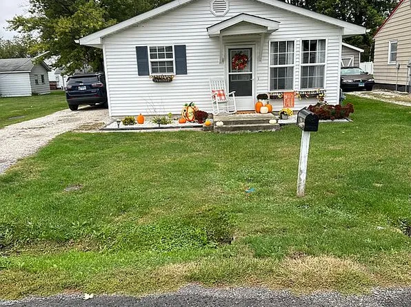 906 Poplar St, Jerseyville, IL 62052