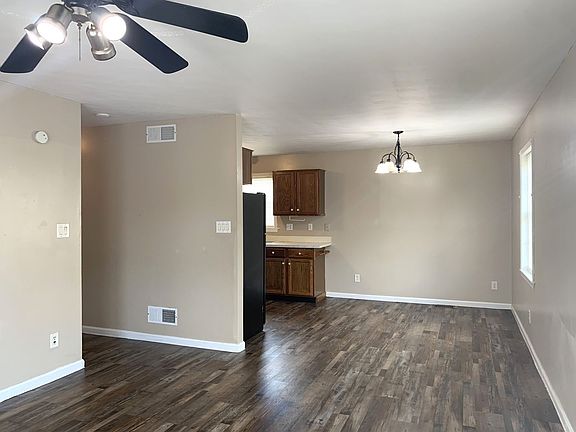 3rd image of 627 Harrison Dr