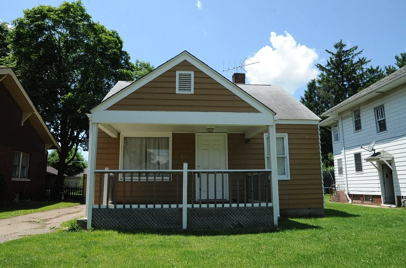 1017 N Brookfield St photo 1