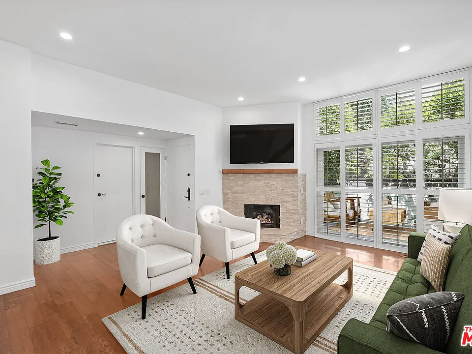 1622 Palisades Dr