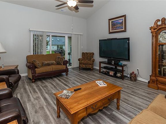 5th image of 1581 Leisure Way