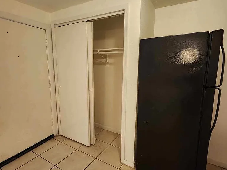 Modern Quarters Apartments — Photo 3