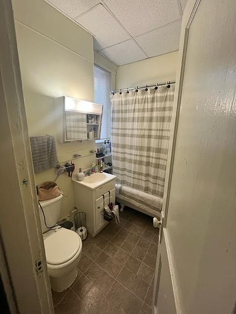 2nd image of 103 Queensberry St #4