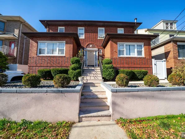 447 Wilfred Ter, Cliffside Park, NJ 07010