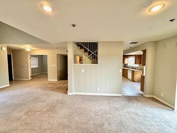 5th image of 1909 Vassar St Unit 103