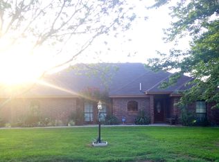 1001 Simpson Dr, Mineral Wells, TX 76067