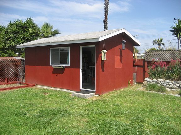 Awesome 200 sq ft studio or office!