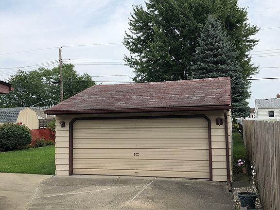 1.5 car garage