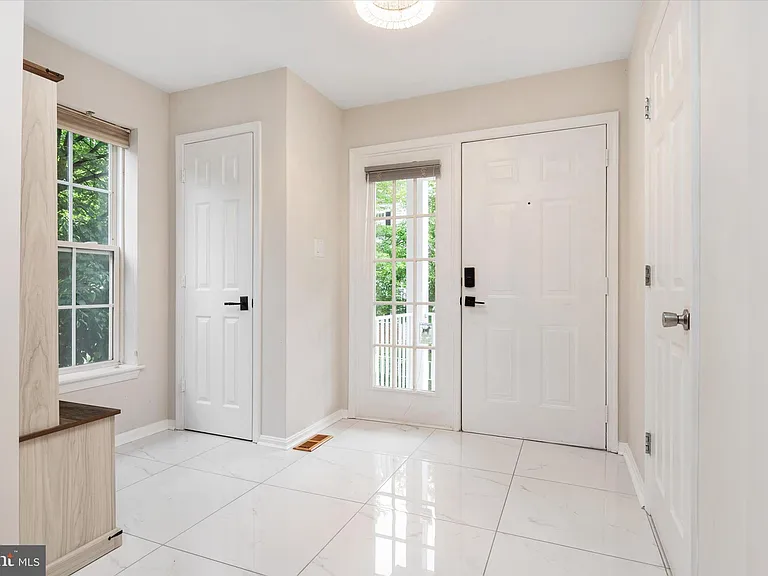 1 Johnsborough Ct #43 — Photo 3