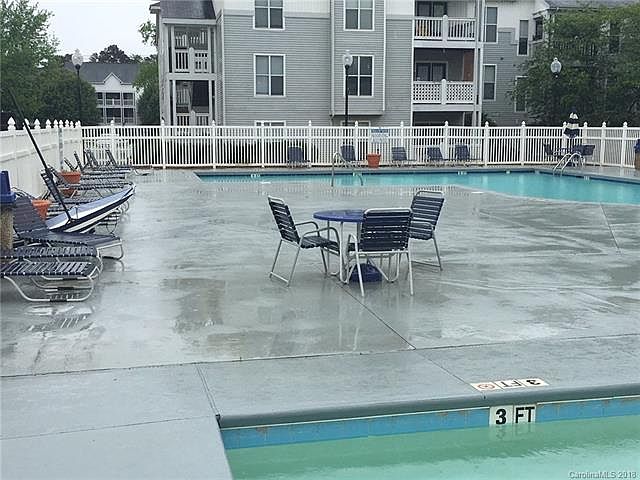 2nd image of 36 Hamiltons Harbor Dr APT 720