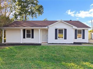 2147 Holiday Dr, New Orleans, LA 70114