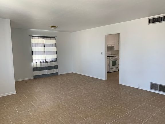 3rd image of 940 S Sidney Ave