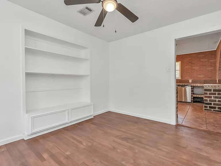 602 Everett St — Photo 37