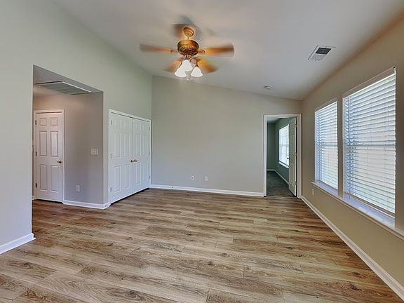 5th image of 2921 Deep Cove Dr NW