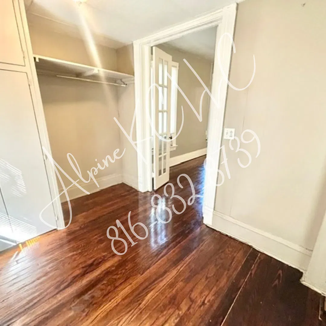 631 S Fuller Ave — Photo 3