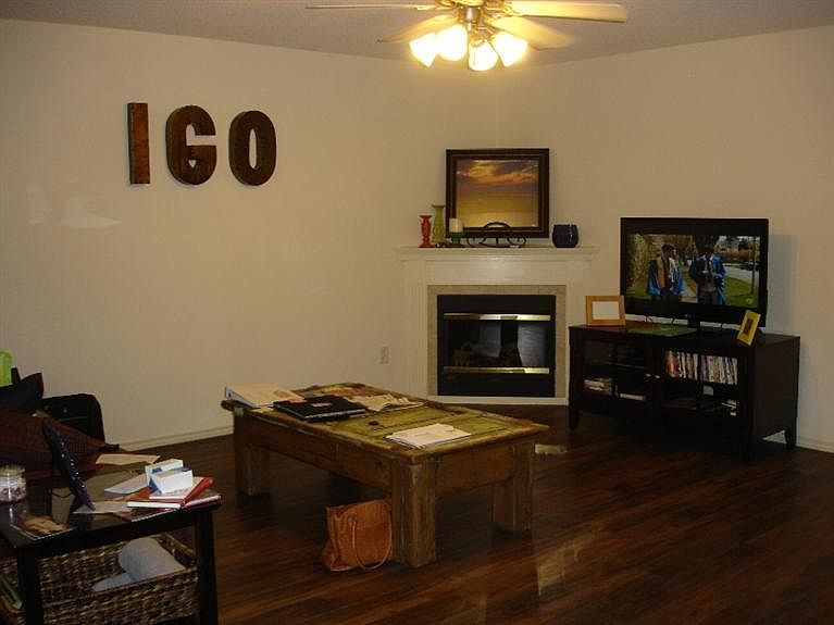 2nd image of 607 N Englewood Ave