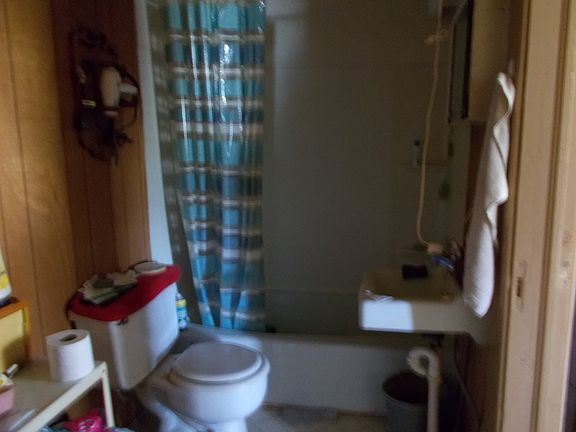 5th image of 807 S Olive St