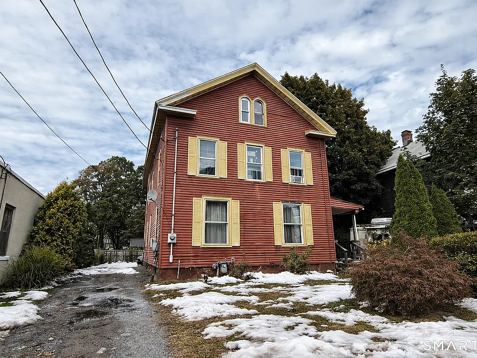 281 Hanover St #2