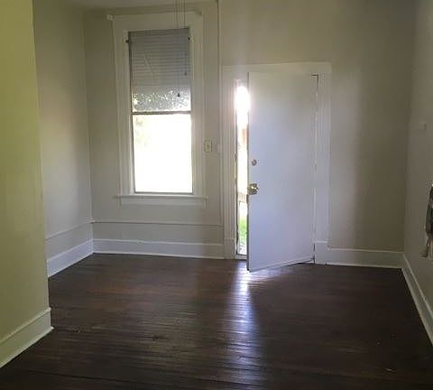 4th image of 1801 Highland Ave