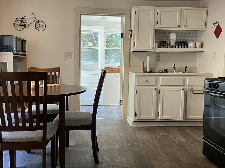 51 Emily Dr — Photo 8