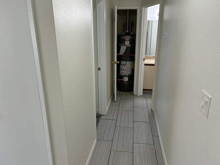 724 N Florence St #D — Photo 9