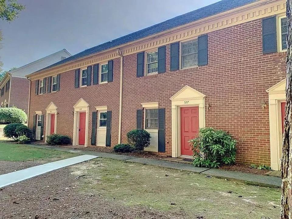 595 Wedgewood Dr