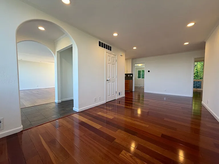 800 Buckland Ave — Photo 12