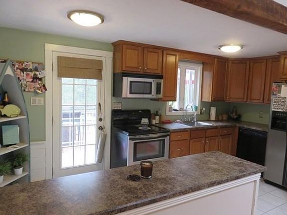 3rd image of 18 Lukes Way