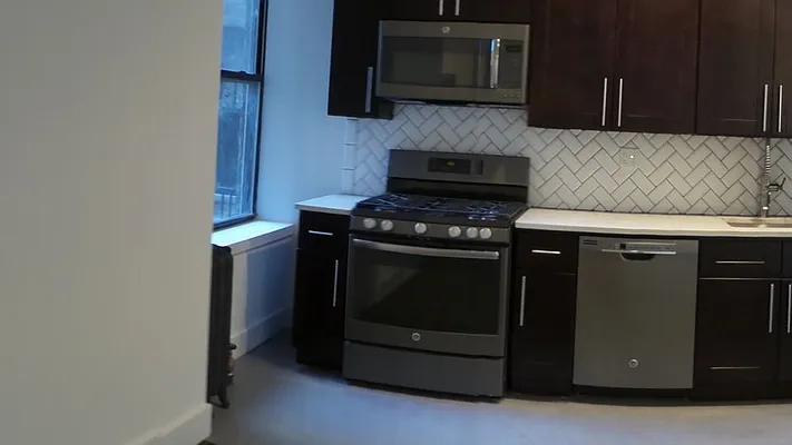 Rented by Nooklyn NYC LLC | media 18