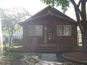 1st image of 620 3rd Ave S