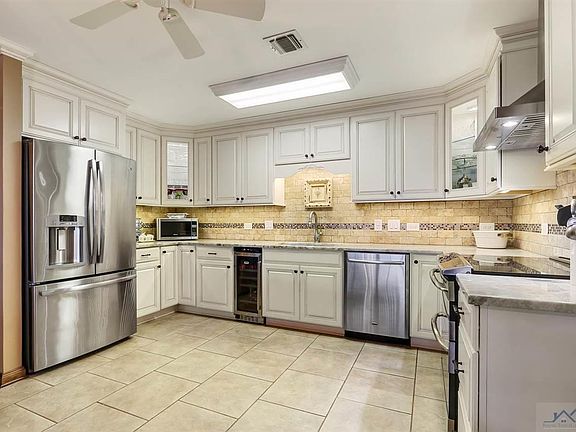 5th image of 603 Wellington Dr