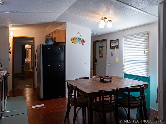 3rd image of 7208 Sunset Cir