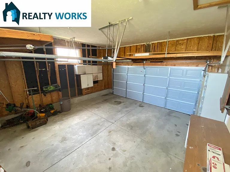 206 Irving St — Photo 10