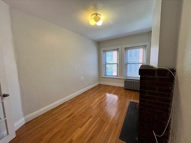 24 Isabella St #3 — Photo 2