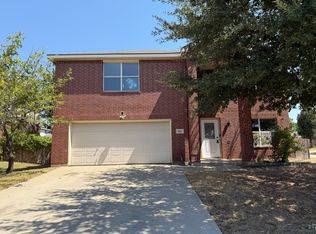 801 Flamingo Dr, Saginaw, TX 76131
