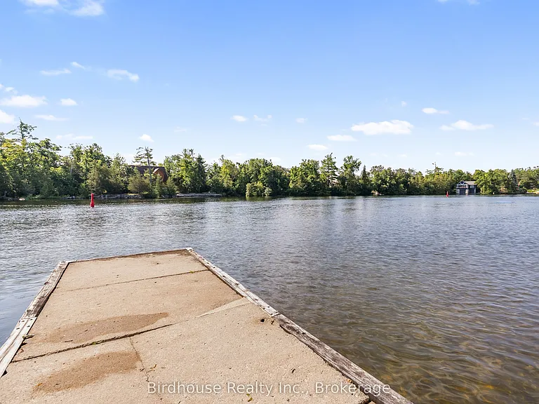 99 Riverside Dr — Photo 40