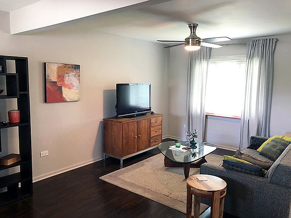 4th image of 25 Elmwood Sq