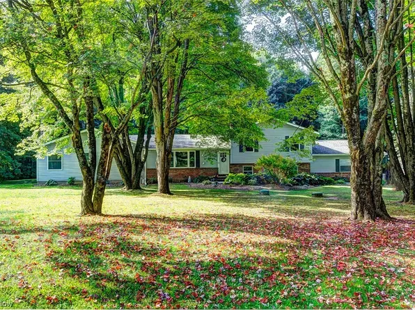 16733 Claridon Troy Rd, Burton, OH 44021