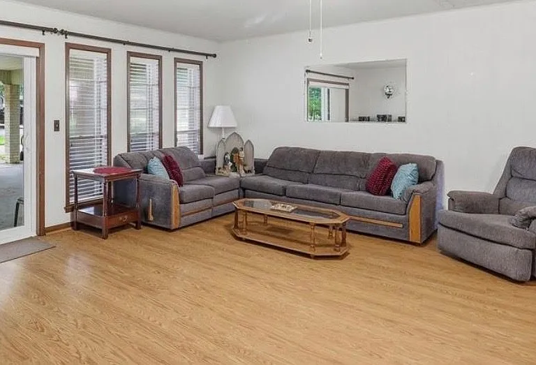 1335 Kathy Ave — Photo 5