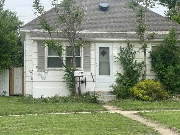109 W 6th St, Ellis, KS 67637
