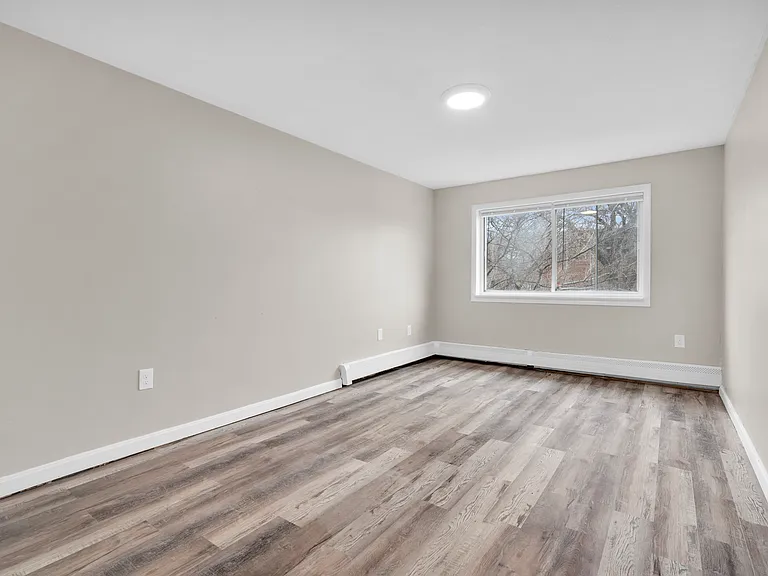 150 2nd St #205 — Photo 7