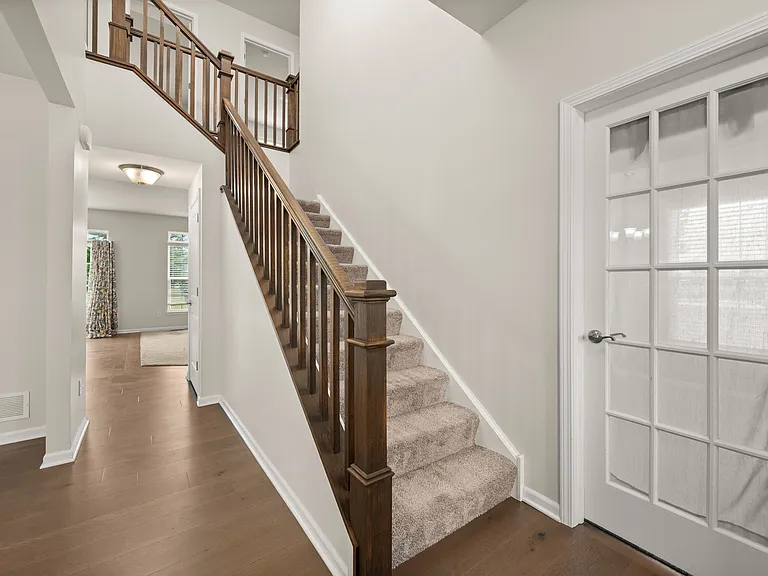 406 Mary Ann Cir — Photo 6