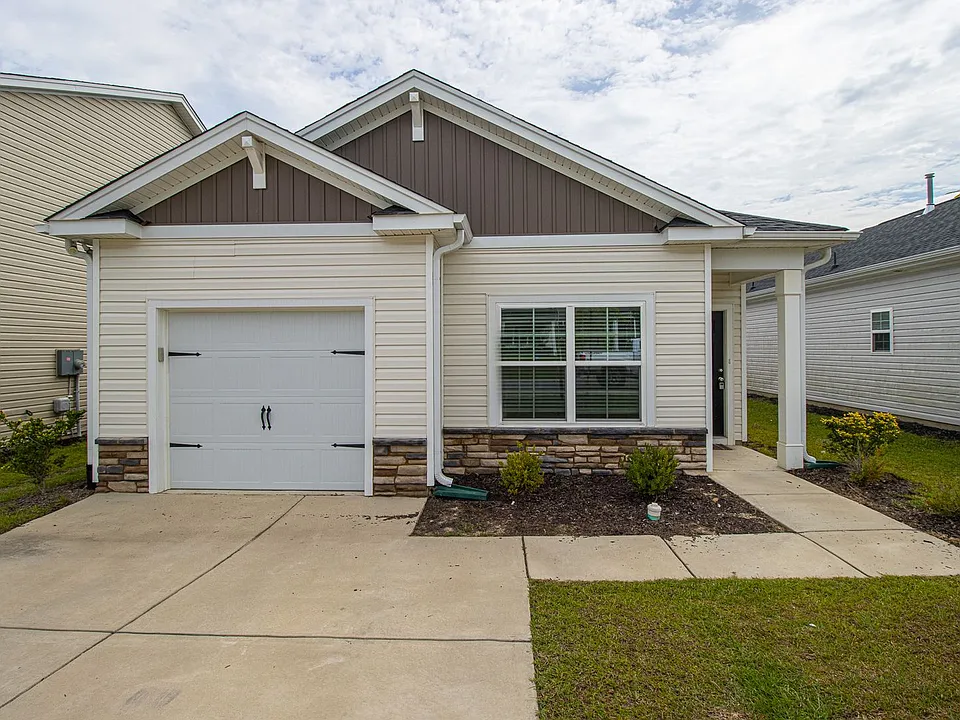 413 Middlebury Ln
