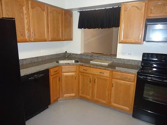 2nd image of 84 Sudbury Sq #84