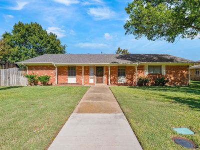 814 Windsor Pl, Grand Prairie, TX, 75051